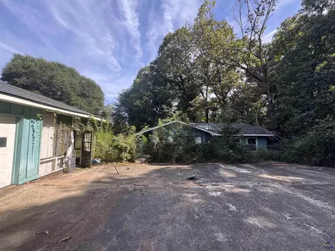 Exterior - 110 Bayview Dr, Perry, GA 31069 photo 4 of 12