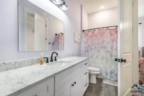Bath - 665 Edge Rd, Forsyth, GA 31029 photo 4 of 5