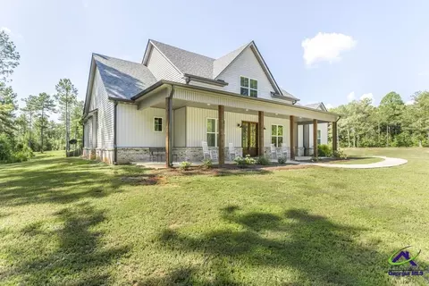 Exterior - 665 Edge Rd, Forsyth, GA 31029 photo 3 of 9