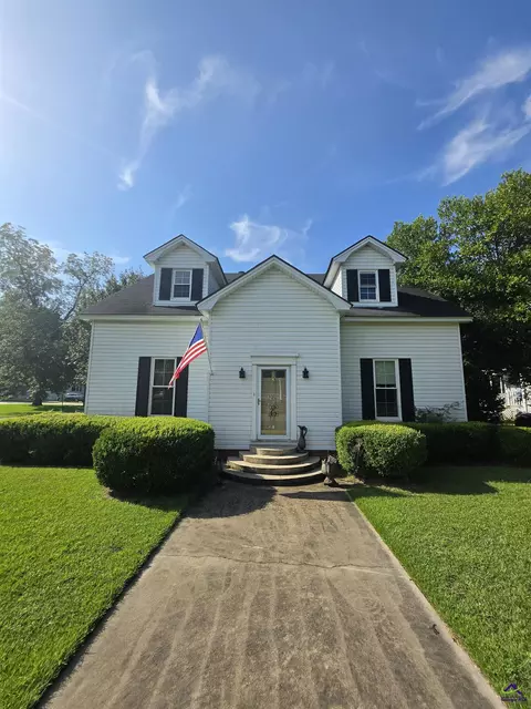 51 Merritt St, Hawkinsville, GA 31036
