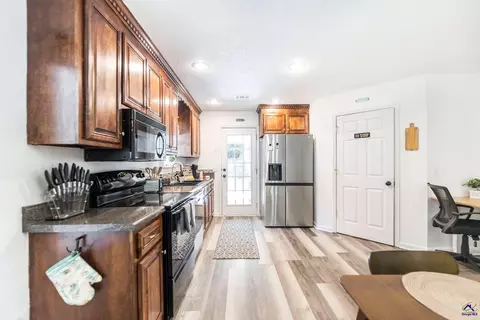 Kitchen - 106 Springfield Ct, Perry, GA 31069 photo 1 of 2