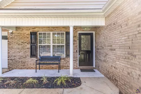 Exterior - 106 Springfield Ct, Perry, GA 31069 photo 2 of 5