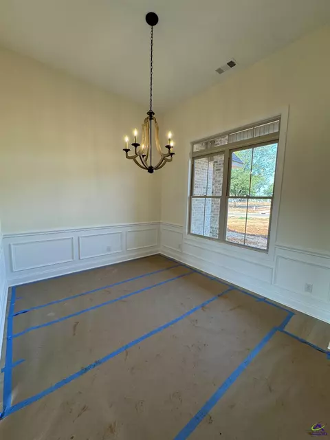 Dining - 8 Pleasant Oaks Dr, Perry, GA 31069 photo 2 of 2