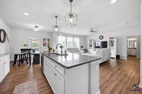 173 Sanders Rd, Macon, GA 31210