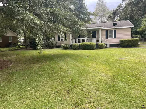 Exterior - 604 Lawson Dr, Perry, GA 31069 photo 2 of 4