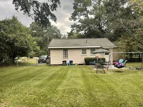 Exterior - 604 Lawson Dr, Perry, GA 31069 photo 3 of 4