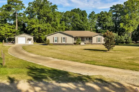 72 River East Rd, Hawkinsville, GA 31036