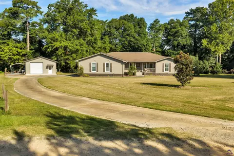 72 River East Rd, Hawkinsville, GA 31036