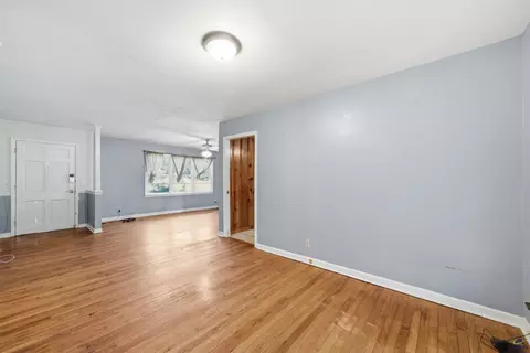 Living - 930 Forest Ave, Perry, GA 31069 photo 4 of 5