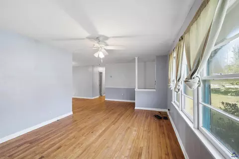 Living - 930 Forest Ave, Perry, GA 31069 photo 3 of 5