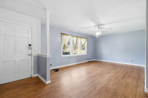 Living - 930 Forest Ave, Perry, GA 31069 photo 1 of 5