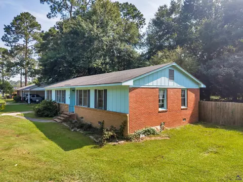 Exterior - 930 Forest Ave, Perry, GA 31069 photo 2 of 7