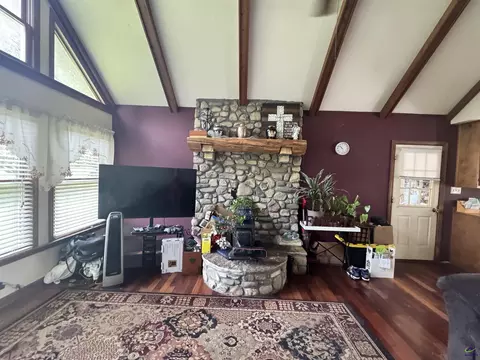 Living - 384 Four Points Rd, Jackson, GA 30233 photo 2 of 3