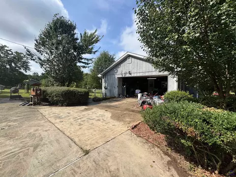 Exterior - 384 Four Points Rd, Jackson, GA 30233 photo 4 of 12