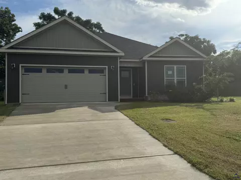 91 Cole Dr, Hawkinsville, GA 31036