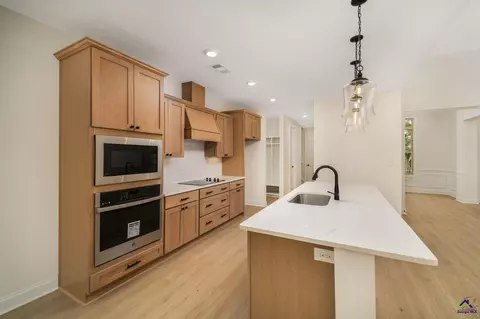 Kitchen - 7 Pleasant Oaks Dr, Perry, GA 31069 photo 1 of 3