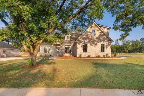 Exterior - 7 Pleasant Oaks Dr, Perry, GA 31069 photo 4 of 6