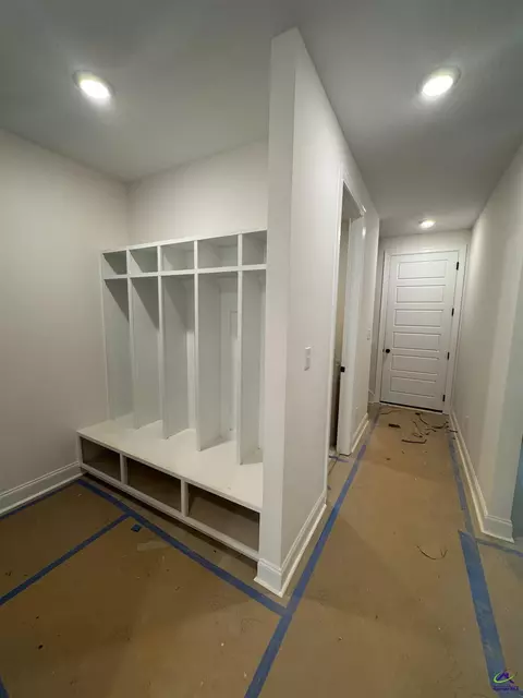Entry Way - 7 Pleasant Oaks Dr, Perry, GA 31069 photo 2 of 3