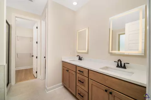 Bath - 7 Pleasant Oaks Dr, Perry, GA 31069 photo 1 of 5