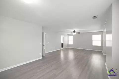 Living - 105 Dane Ter, Warner Robins, GA 31088 photo 5 of 5