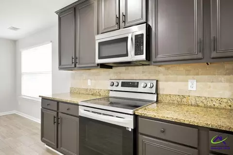 Kitchen - 105 Dane Ter, Warner Robins, GA 31088 photo 1 of 3