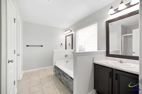 Bath - 105 Dane Ter, Warner Robins, GA 31088 photo 2 of 3