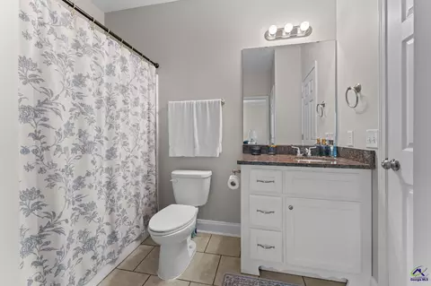 Bath - 116 Grayton Way, Perry, GA 31069 photo 3 of 3