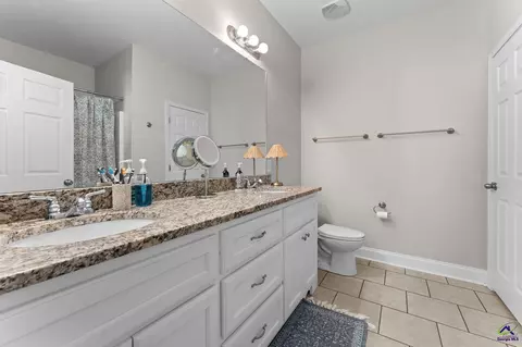 Bath - 116 Grayton Way, Perry, GA 31069 photo 1 of 3