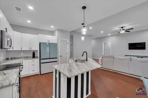 Kitchen - 209 Sugar Maple Ct, Byron, GA 31008 photo 1 of 4