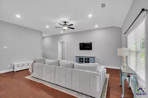 Entry Way - 209 Sugar Maple Ct, Byron, GA 31008 photo 3 of 5