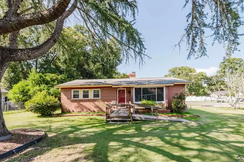 224 Shirley Dr, Warner Robins, GA 31088