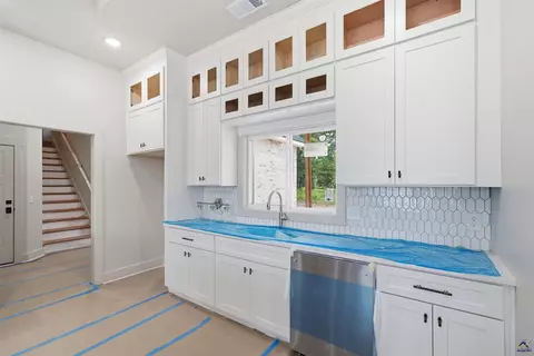 Kitchen - 114 Timber Way, Cochran, GA 31014 photo 6 of 6