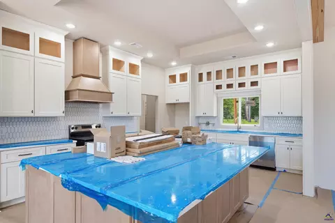 Kitchen - 114 Timber Way, Cochran, GA 31014 photo 5 of 6