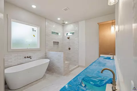 Bath - 114 Timber Way, Cochran, GA 31014 photo 1 of 6