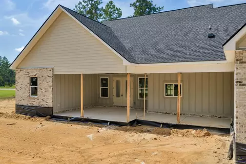 Exterior - 114 Timber Way, Cochran, GA 31014 photo 5 of 8