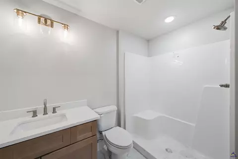 Bath - 114 Timber Way, Cochran, GA 31014 photo 5 of 6