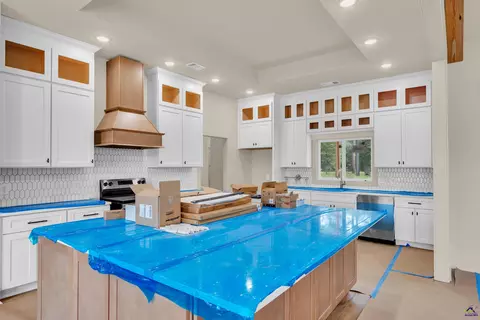 Kitchen - 114 Timber Way, Cochran, GA 31014 photo 1 of 6