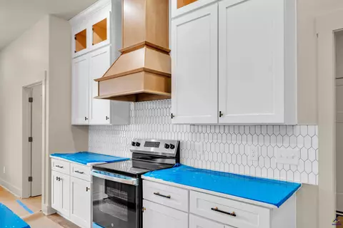 Kitchen - 114 Timber Way, Cochran, GA 31014 photo 3 of 6