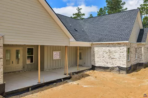 Exterior - 114 Timber Way, Cochran, GA 31014 photo 6 of 8