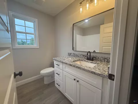 Bath - 211 Sutton Dr, Perry, GA 31069 photo 2 of 2