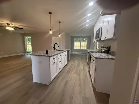 Kitchen - 211 Sutton Dr, Perry, GA 31069 photo 1 of 5