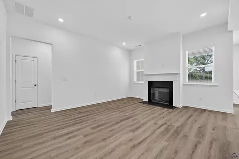 Living - 101 Overton Dr, Perry, GA 31069 photo 1 of 1