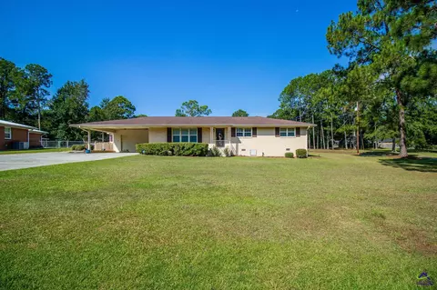32 Hillbright St, Hawkinsville, GA 31036