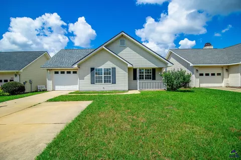 508 Eagles Landing Trl, Warner Robins, GA 31093
