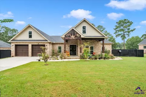 11 Maple St, Hawkinsville, GA 31036