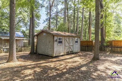Exterior - 1003 Cherokee Rd, Perry, GA 31069 photo 11 of 12