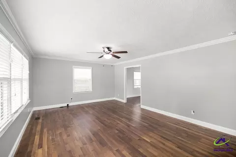 Living - 1003 Cherokee Rd, Perry, GA 31069 photo 1 of 4