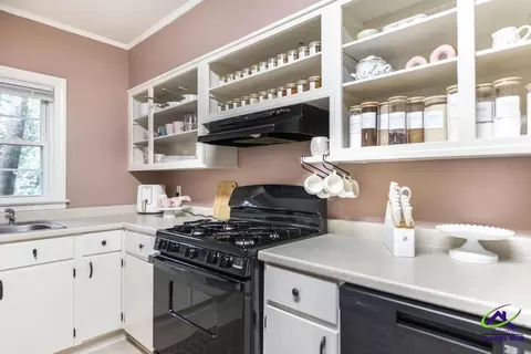 Kitchen - 460 Sunset Cir, Forsyth, GA 31029 photo 3 of 5