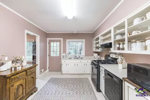 Kitchen - 460 Sunset Cir, Forsyth, GA 31029 photo 1 of 5
