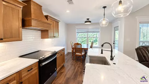 Kitchen - 111 Hampton Chase, Perry, GA 31069 photo 1 of 2